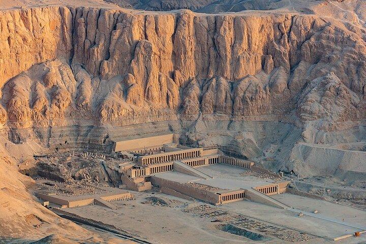 Private Luxury Tour to East and West Banks of Luxor.