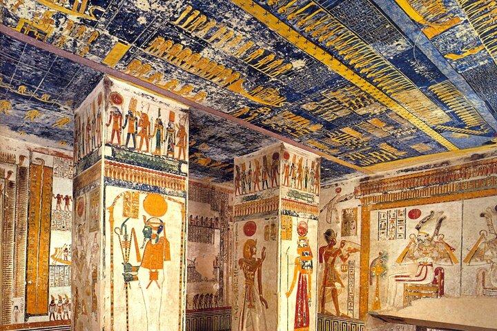 Private Luxury Tour to East and West Banks of Luxor.