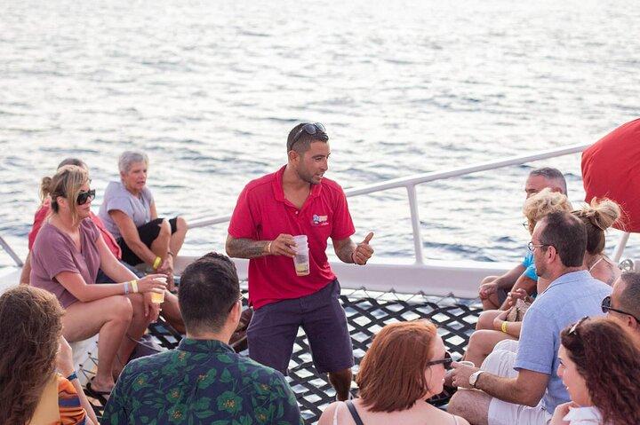 Sunset Cruise in Los Cabos with Jazz and Wine