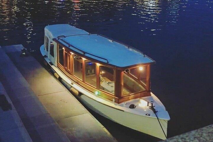 Amsterdam Light Festival Private Cruise With Welcome Drink