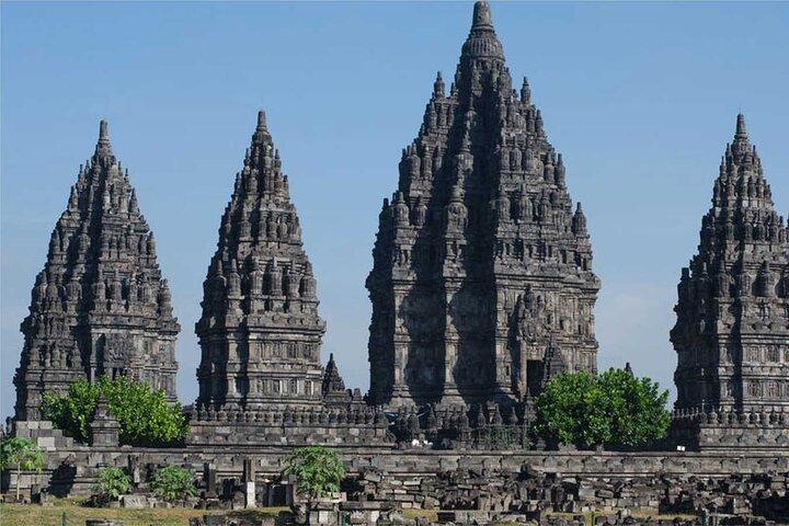 Borobudur Climb-up & Prambanan Day Trip All Inclusive