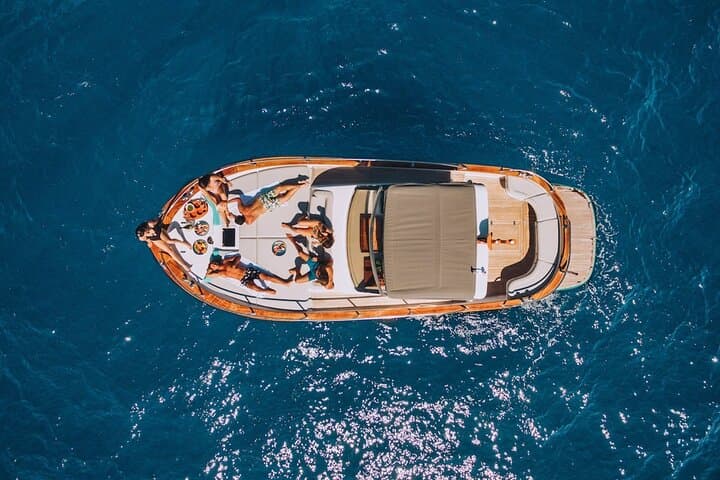 Private Amalfi Coast Cruise: Positano, Amalfi & Swim Stops