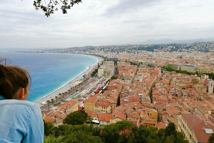 Nice Small-Group Old Town & Castle Hill Cultural Walking Tour with a Local Guide