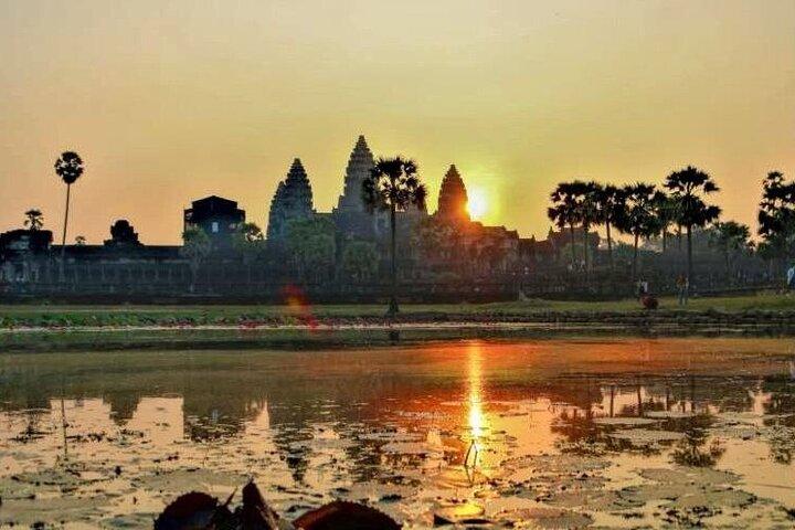 Angkor Wat Sunrise Small-Group Tour From Siem Reap - Free Hotel Pickup
