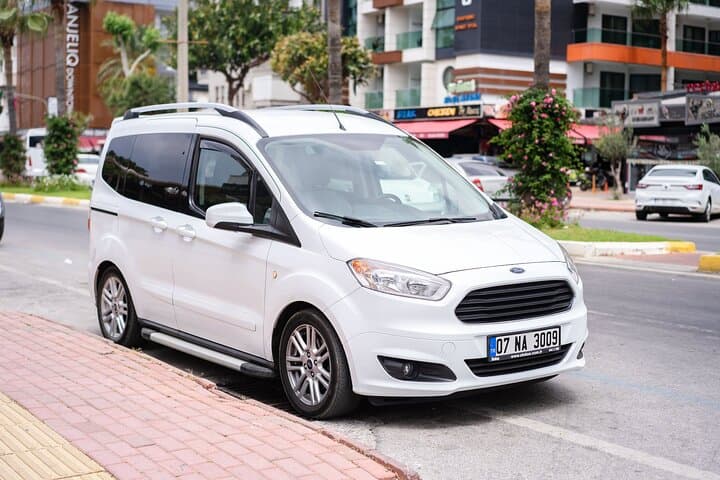 Comfortable Private Transfer from Luxor to El Cairo