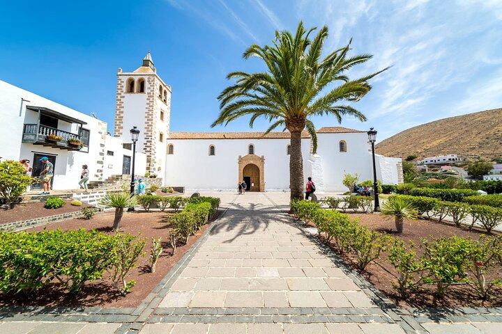 Fuerteventura Villages Caves and Farm Tour with Lunch from North
