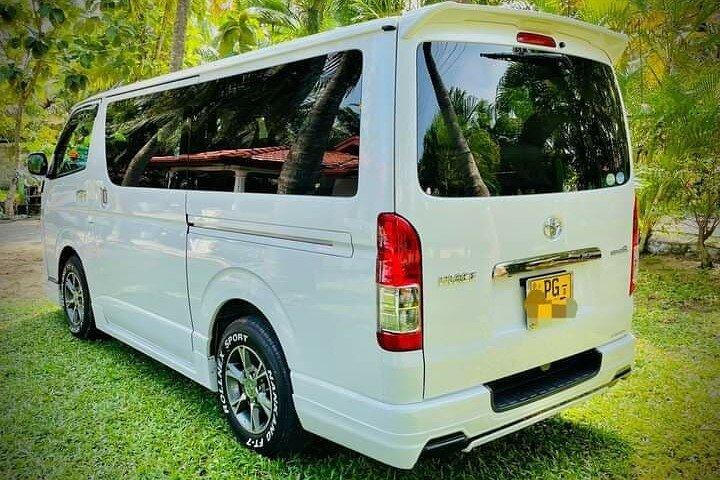 Colombo to Colombo Airport (CMB) Private Transfer