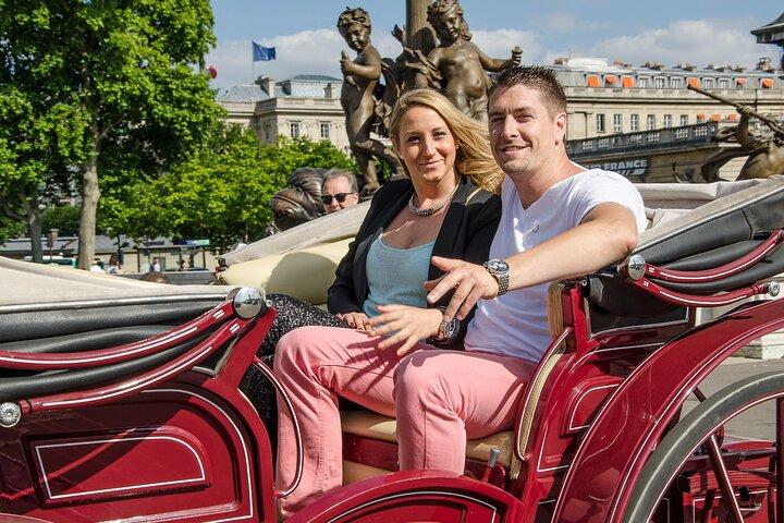 Paris Private Romantic Horse & Carriage Ride