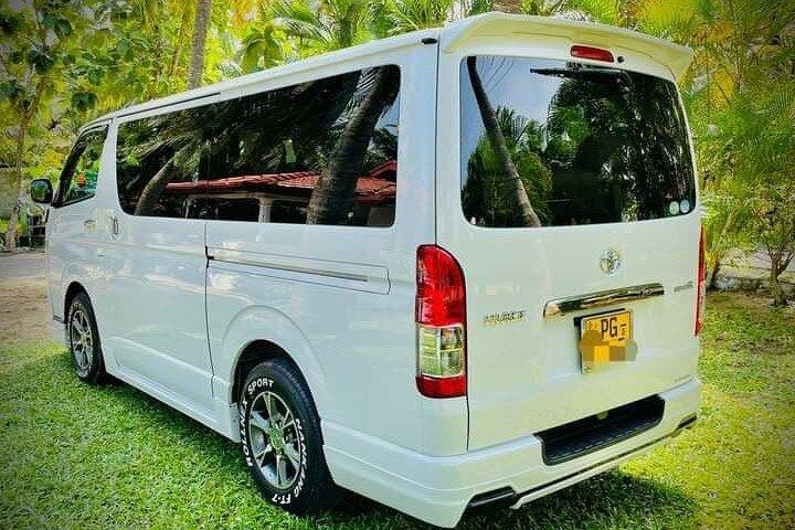 Colombo City to Bandaranaike international Airport Pvt Transfer