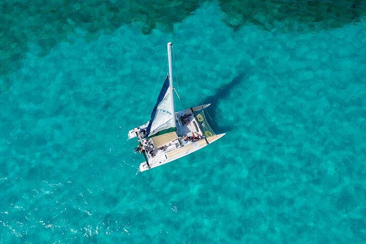Isla Mujeres Full-Day Catamaran Tour – Buffet, Open Bar & Pickup