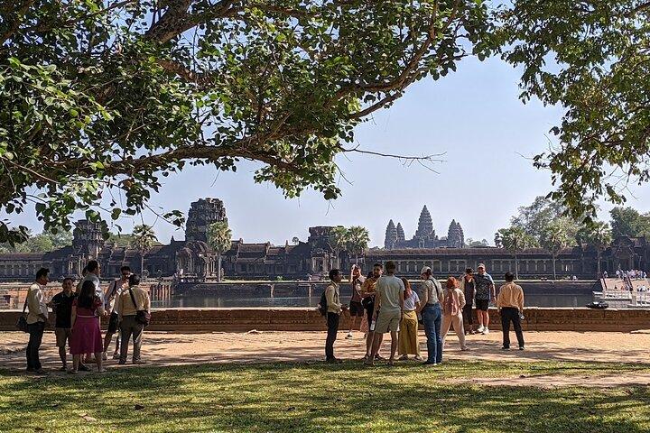Private Sunrise Angkor Temples Tour