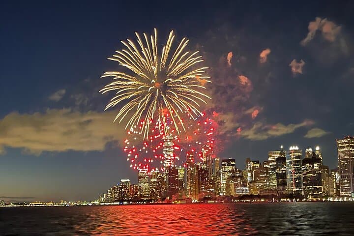 New York City 4th of July Fireworks Luxury Boat Tour