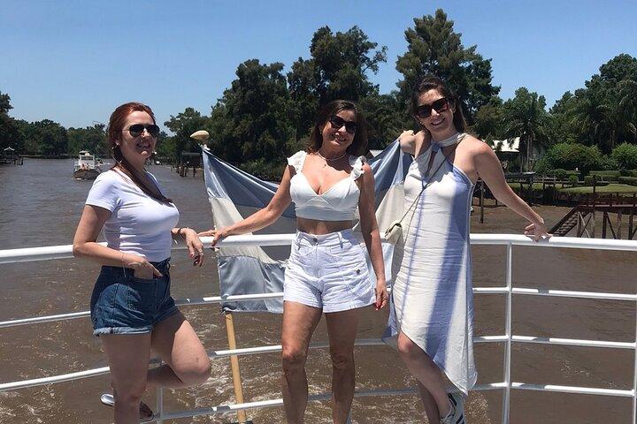 Tour to the North Zone of Buenos Aires and Navigation in Tigre