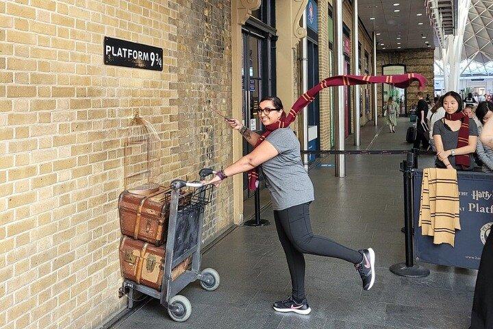 London: Harry Potter Walking Tour with Platform 9 3/4