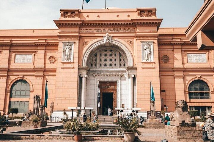 Cairo day tour to Egyptian Museum, Citadel and Khan Khalili Bazaar