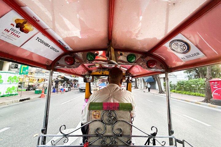 Private Bangkok Romantic Evening Tour by TukTuk