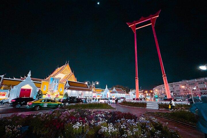 Private Bangkok Romantic Evening Tour by TukTuk