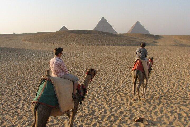 From Cairo: Camel or Horse Ride Tour Around Giza Pyramids