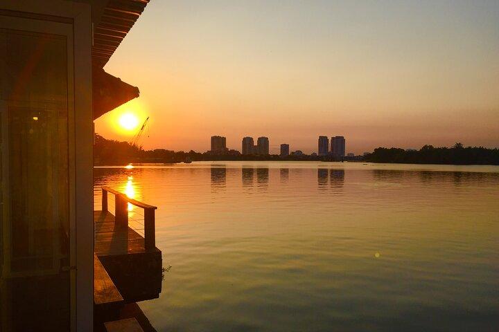 Private Saigon Sunset Cocktail Experience by Speedboat