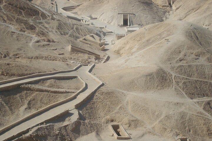 ASW, HRG or Luxor To Kings/Queens Valley, Tut, Nefertari Tombs