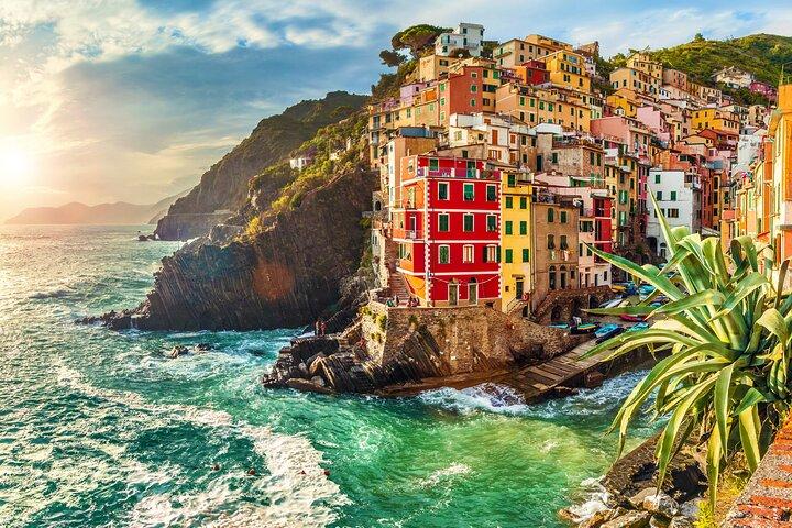 Tour Cinque Terre and Pisa Leaning Tower from Florence Private