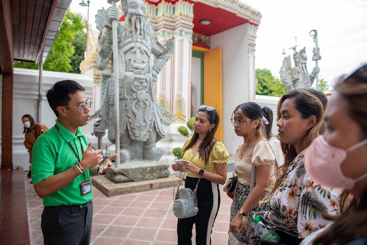 Bangkok Temple Walking Tour: Wat Pho Reclining Buddha & Wat Arun