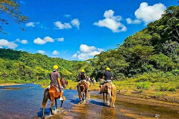 Jaco Mega Combo: Zipline, Horseback & Waterfall Rappel with Lunch