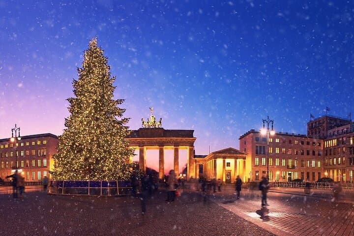 Berlin Christmas Markets and Sightseeing Private Tour
