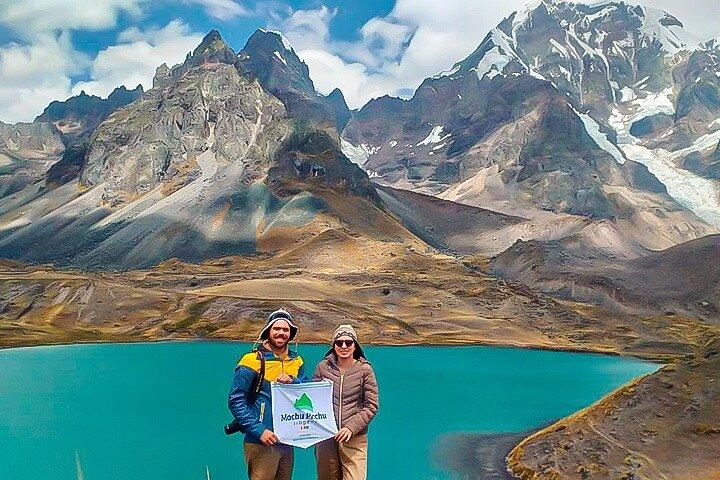 Full-Day Tour to Ausangate 7 Lakes