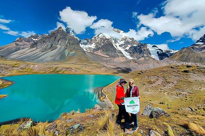 Full-Day Tour to Ausangate 7 Lakes