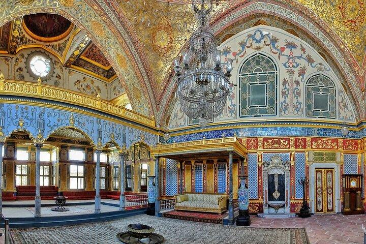 Half Day Private Guided Ottoman Royal Tour in Topkapi Palace