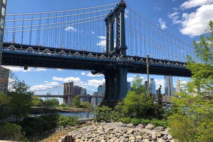 Walking tour in Manhattan Brooklyn Bridge and Waterfront