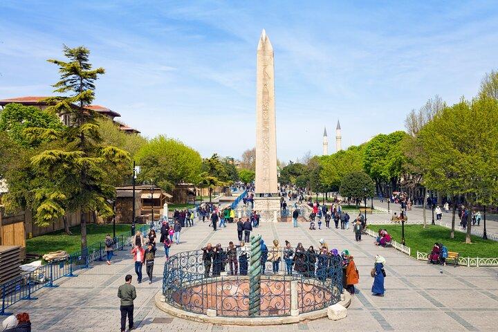 Istanbul: Old Town, Blue Mosque, Hippodrome & Hagia Sophia