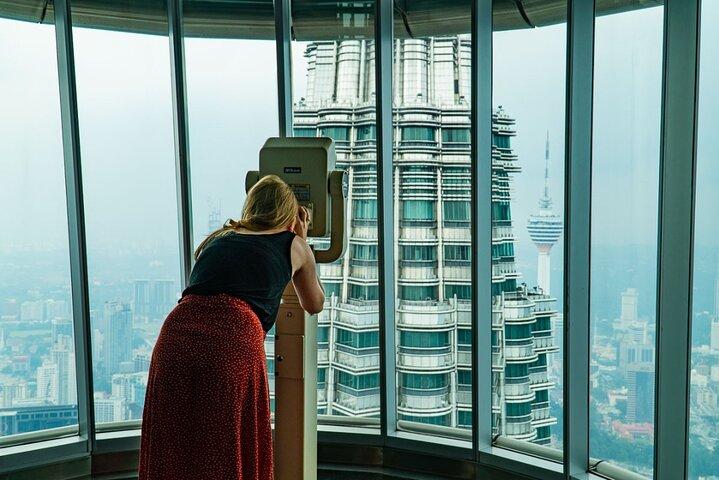 Petronas Twin Tower Skybridge View & Dining Experience Tour with Local Host