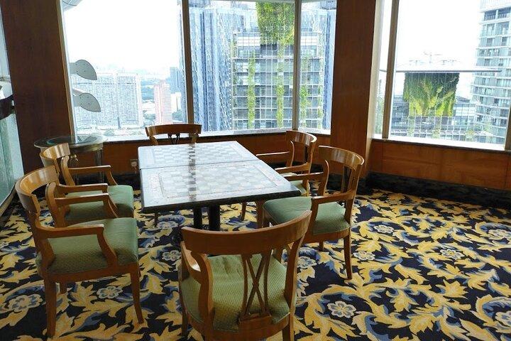 Petronas Twin Tower Skybridge View & Dining Experience Tour with Local Host