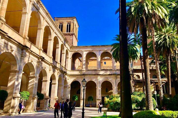 Rome private Walking Tour: Hidden Gems & Local Stories