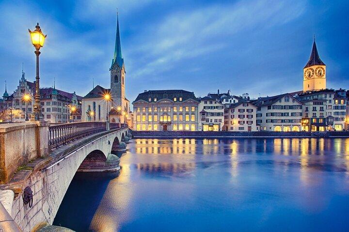 LINDT Home of Chocolate, Cruise On Lake Zurich And Old Town Walking Tour