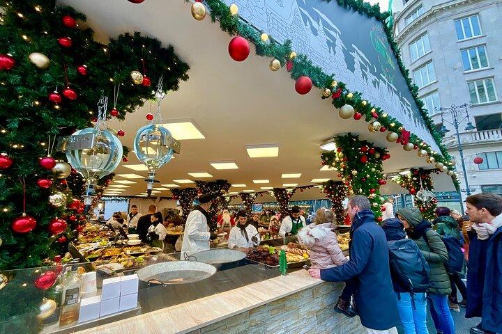 Private Budapest Christmas Market Tour with Chimney Cake & Mulled Wine