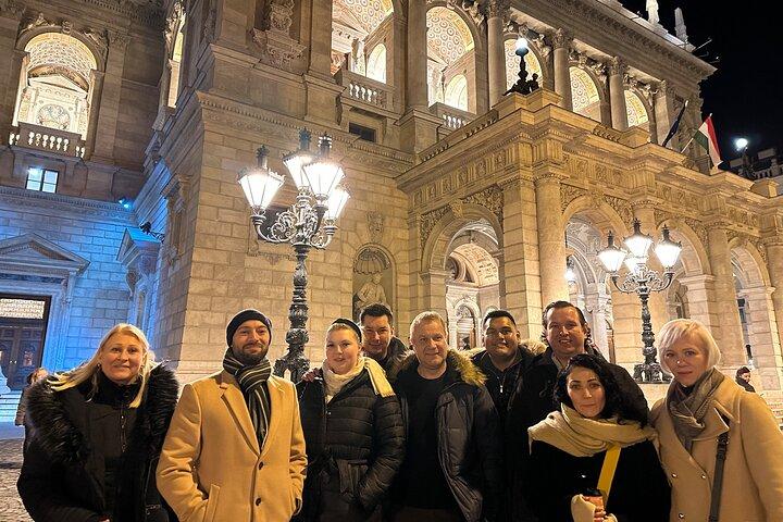Bright Lights of Budapest Night Tour with Boat Cruise and Wine