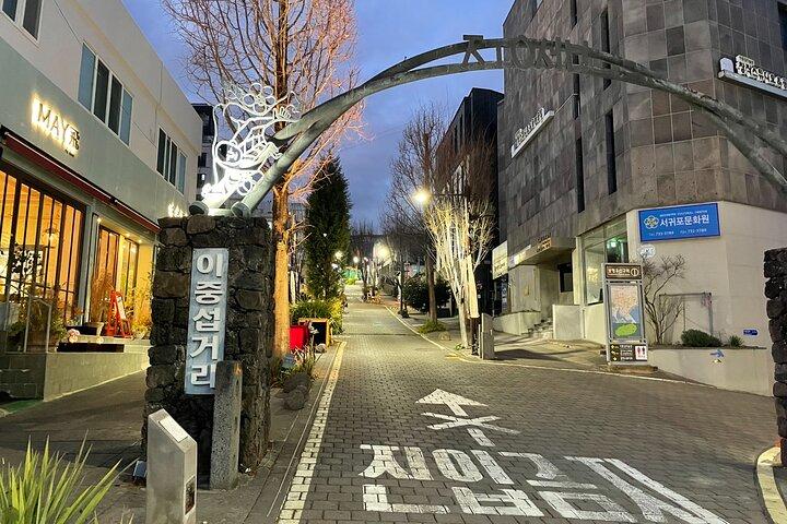 Seogwipo(The southern city of Jeju)City Walking Tours with Sunset