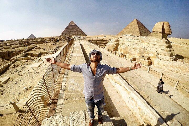 Private Giza Day Tour from Pyramids of Giza to Memphis with Lunch