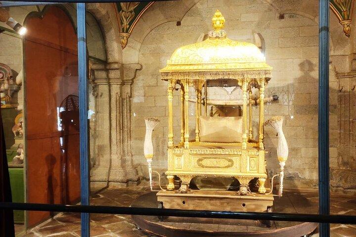 Mysore Palace + Jaganmohana Art Gallery + Devaraja Market = Mysore Heritage Walk
