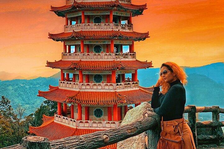 Colmar Tropicale French Village and Chin Swee Cave Private Tour