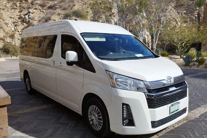 Private Transfer from the Airport to Hotels in Los Cabos 1-10px