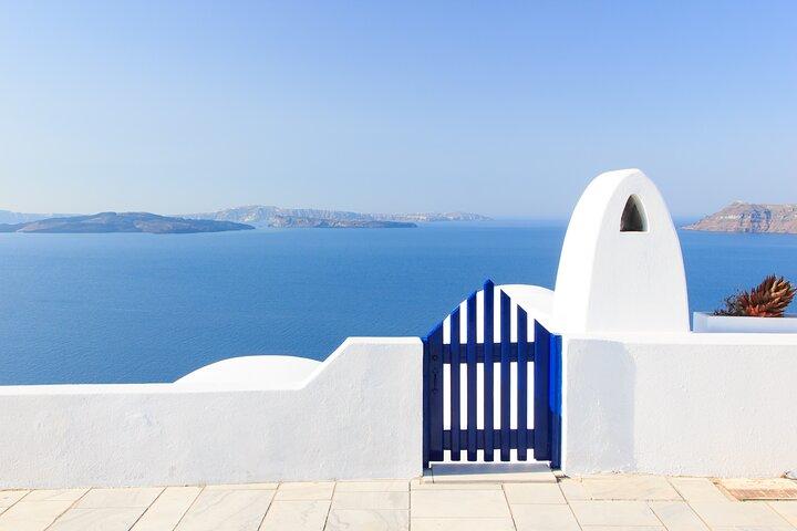 Explore Oia(IA) - Private Guided Tour