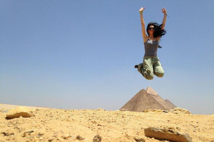 Day Tour To Giza Pyramids & old Egyptian Museum& Khan El Khalili