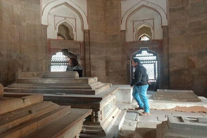 Delhi Sightseeing Tour: Top Monuments & City Highlights