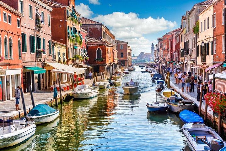Murano & Burano Islands Guided Small-Group Tour by Private Boat