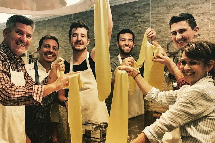 Hands on Deluxe Traditional 4-course dinner with fresh pasta