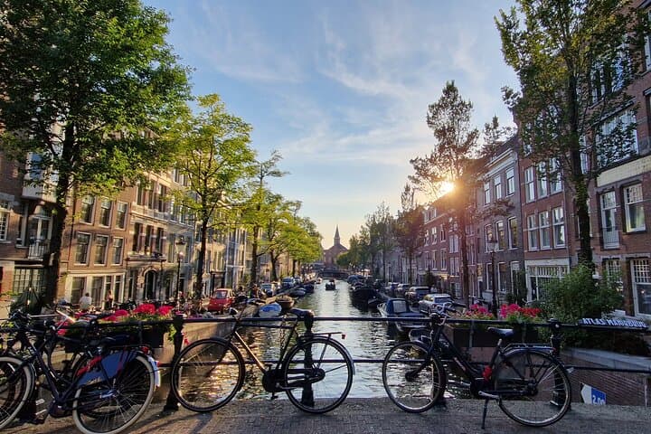 4Hrs with a Local in Amsterdam: Full Private & Personalized Tour.